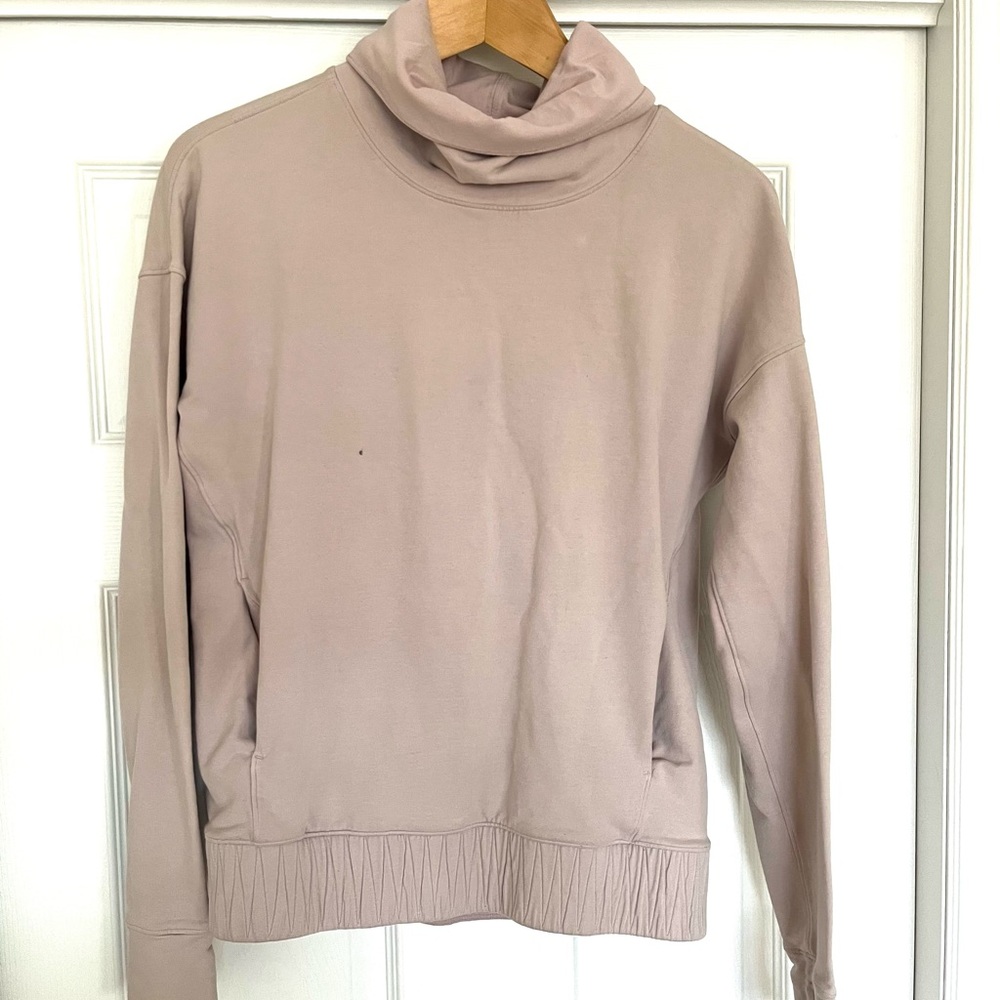 Lululemon size 4